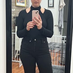 Chic Black Turtleneck Top - Paige